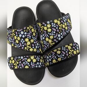 Spenco Kholo Nuevo or Kholo Dainty Floral slide sandals